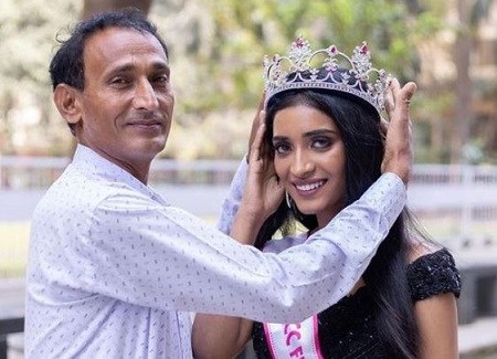 Manya Singh's father is a autorickshaw driver