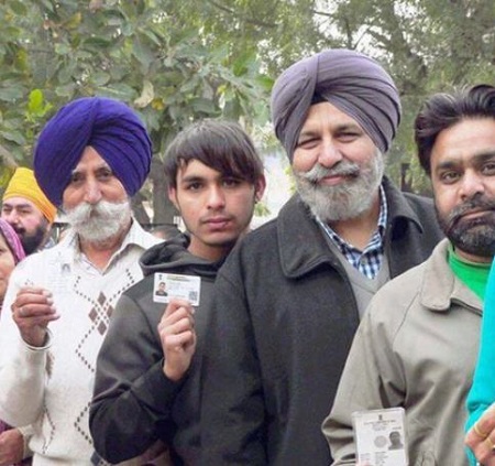 People of Punjab going to give their votes at the Municipal Corporation Polls