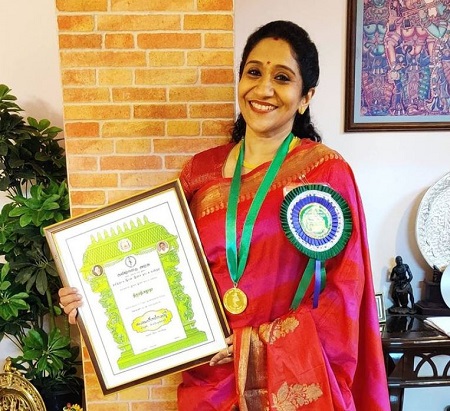 Sujatha Mohan (Indian Singer) won Kalaimamani Award 2019-2020