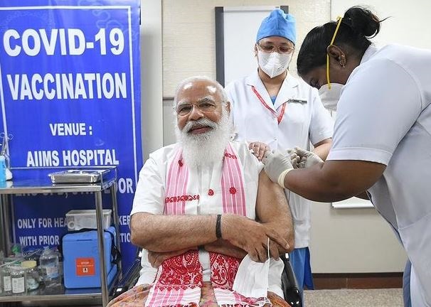 Election Commission has Asked Health Ministry to Remove PM Narendra Modi's Picture From COVID Certificates After Trinamool Congress Complaint