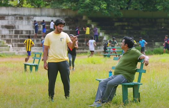 Actor Dulquer Salmaan as Jomon T. Vincent in Andamaina Jeevitham