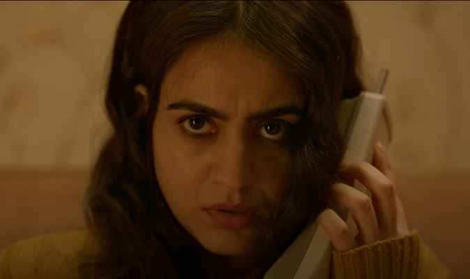 Actress Aksha Pardasany as Shivani Bhatnagar
