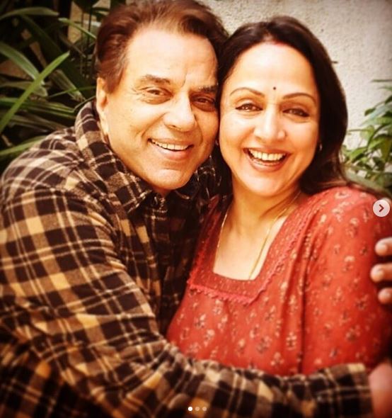 Ahana Deol father Dharmendra and mother Hema Malini