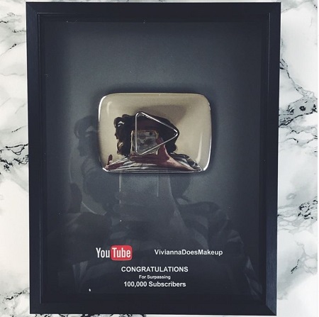 Anna Edit has over 498,000 subscribers on her self-entitled YouTube channel as of April 2021