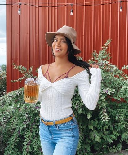 Gianna Hammer likes beer