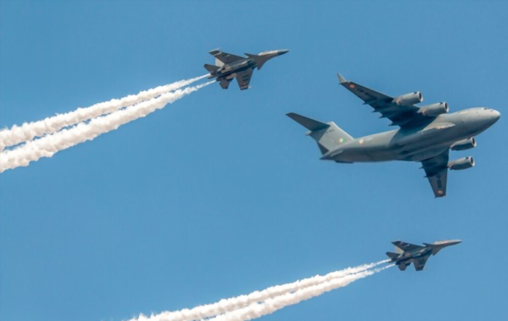 Indian Air Force Airlifts 6 Empty Cryogenic Oxygen Containers From Dubai