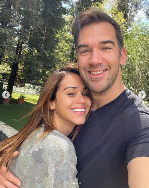 Lewis Howes with his girlfriend Yanet Garcia.