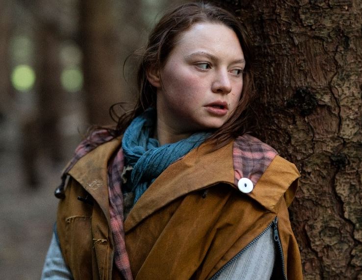 Mia Honey Threapleton played the role of Alma in Shadows
