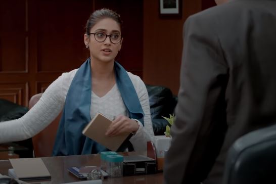 News reporter Meera Rao played by Ileana D'Cruz