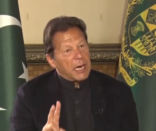 Pakistan Government Bans Whatsapp, YouTube, Twitter, Facebook and Social Media