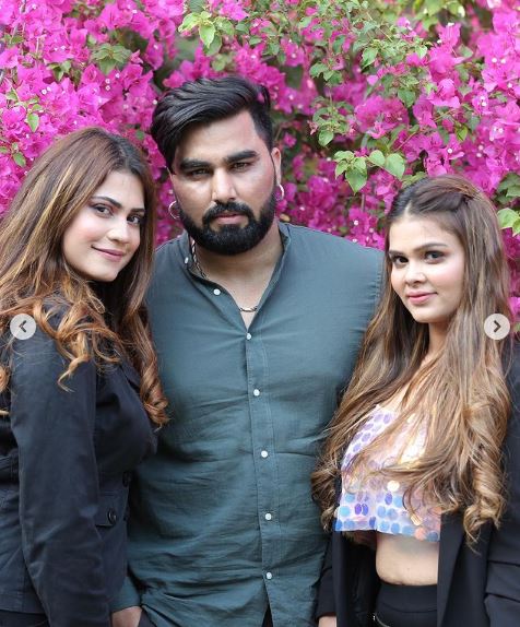 Payal Malik with Armaan Malik and Kritika Malik