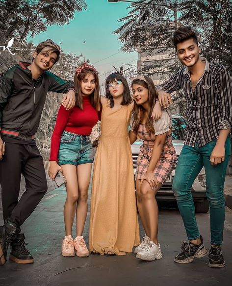 Riva Arora with her friends