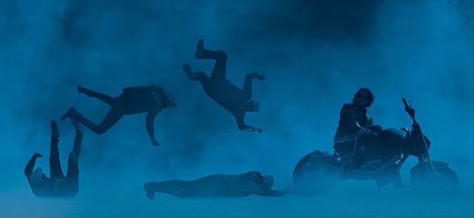 Roberrt (2021) action scene