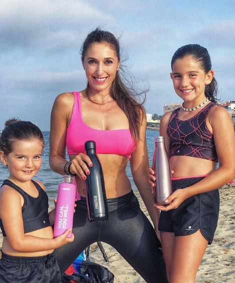 Susana Yabar with her nieces