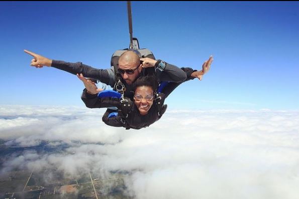 Taylor Pippen experienced Sky-diving
