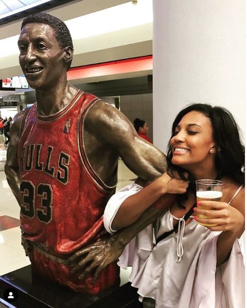 Taylor Pippen with the statue of her father Scottie Pippen