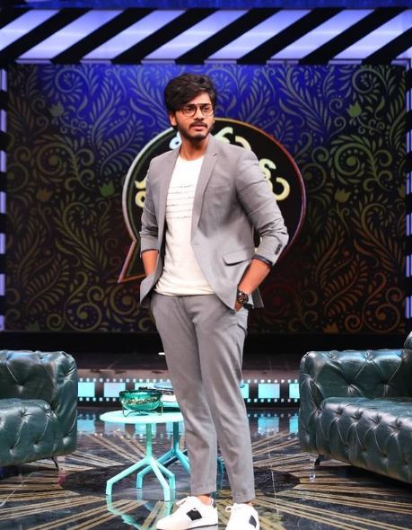 Teja Sajja height