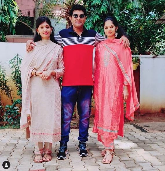Tejaswini Vivek with her sister Amritha Nandini Vivek