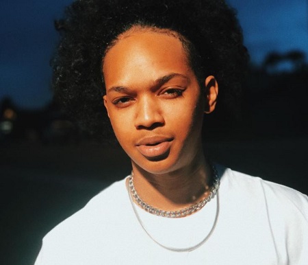 Trinidad Cardona made his musical debut with the song Jennifer which has over 47+ million views as of April 2021