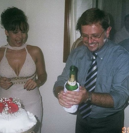 Tulla Luana and her husband Joao Carlos Fonte during their wedding day