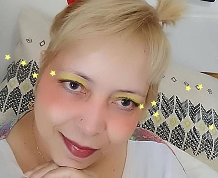 Tulla Luana has over 196K followers on her Instagram account as of April 2021