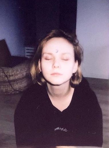 Aleksandra Skraba was born on April 29, 1995