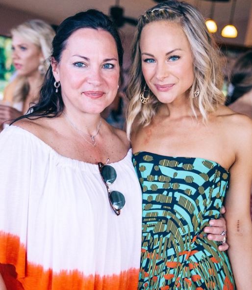 Alyshia Ochse with her mother