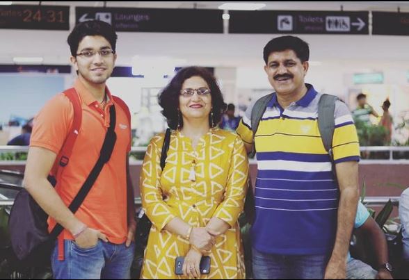 Aman Dhattarwal with his parents