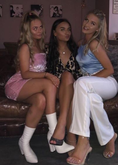 An old photo of Millie Gibson with her friends