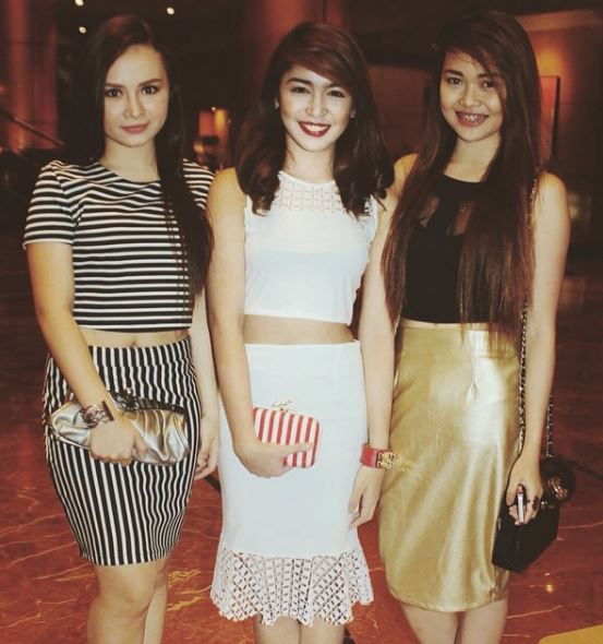 An old photo of Riva Quenery with her besties