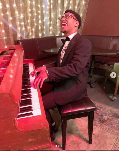 B.Lou plays Piano