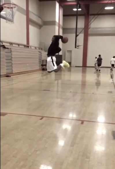 Camron Jones plays Basketball