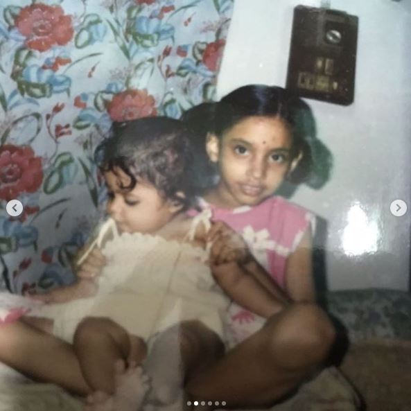 Childhood image of Swaralipi Chatterjee (pink top)