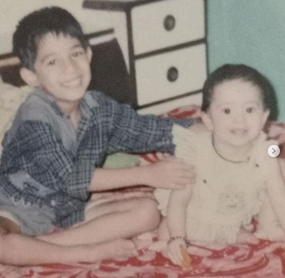 Childhood photo of Jatin Tamboli with his sister Nikki Tamboli