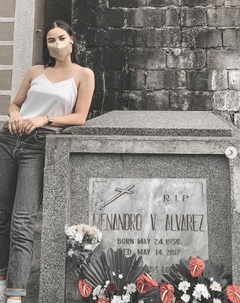 Criselda Alvarez at her father grave