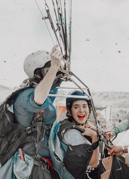 Domelipa went for paragliding