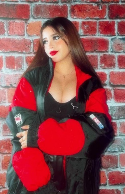 Fernanda Villalobos is a Chilean Internet Sensation and Trendsetter based in Santiago