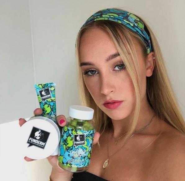 Kate Elisabeth promote products