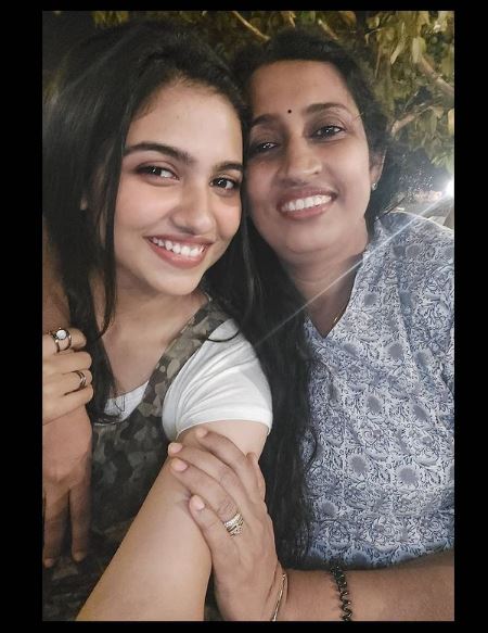 Mamitha Baiju with her mother