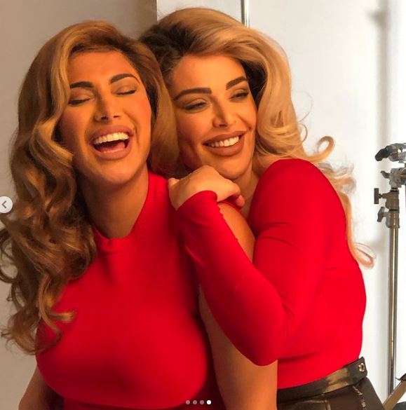 Mona Kattan with her sister Huda Kattan