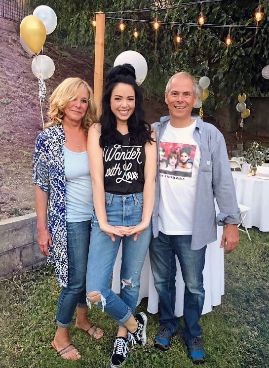 Nikki Phillippi with her mother and father Dirk Mullenger