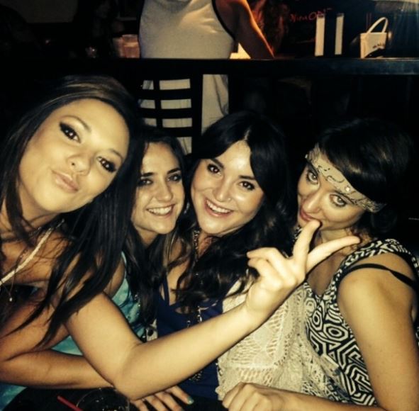 Old picture of Avery Warner with her friends