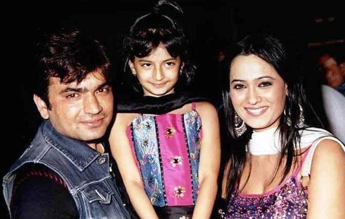 Palak Tiwari's old photo with her father Raja Chaudhary and mother Shweta Tiwari
