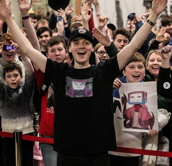 Pyrocynical with his fans