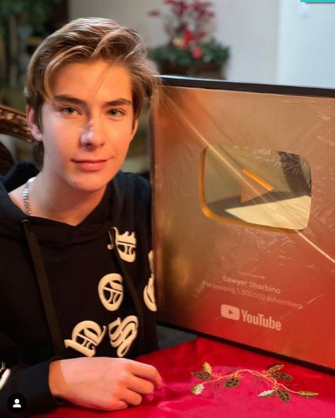 Sawyer Sharbino earned Golden button of YouTube