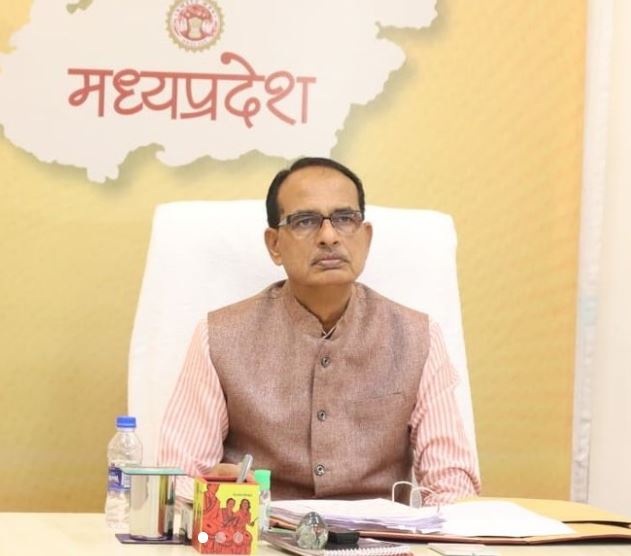 Shivraj Singh Chouhan Offers Free COVID Treatment To All Infected Journalists & Their Kin in MP