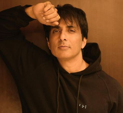 Sonu Sood Slams China For Blocking India's Oxygen Aid Amid COVID-19 Surge