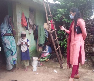 Srushti Jayant Deshmukh visited village of MP for Hamara GHar Hamara Vidyalaya campaign