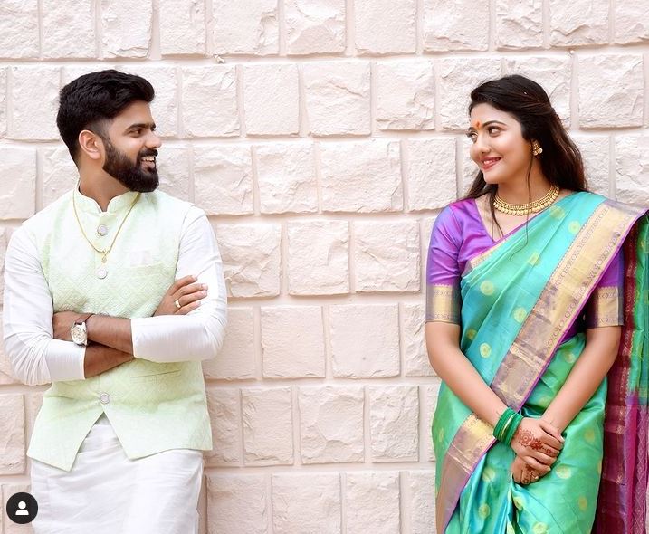 Srushti Jayant Deshmukh with her Boyfriend & Husband, Arjun Gowda