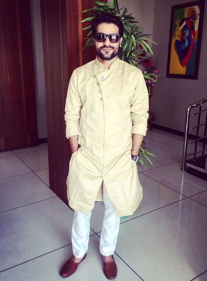 Sunny Hinduja height